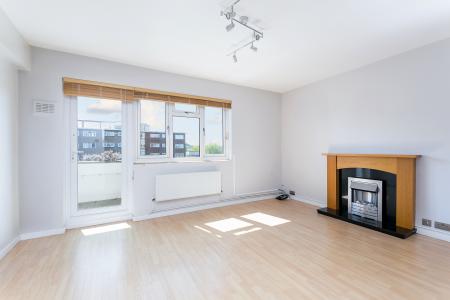 2 bedroom Flat for sale in Studley Road, Stockwell, London, SW4