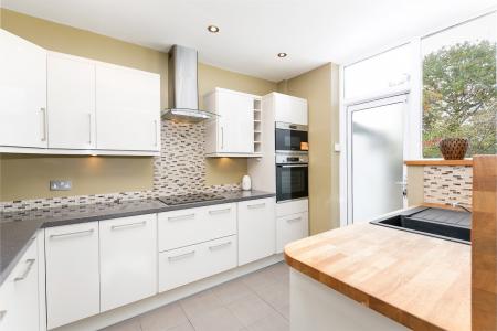 3 bedroom Terraced House for sale in The Chase, Norbury, London, SW16