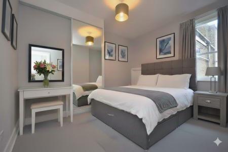 1 bedroom Flat to let in Red Post Hill, East Dulwich, London, SE24