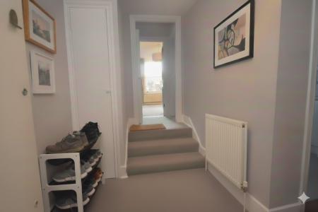 1 bedroom Flat to let in Red Post Hill, East Dulwich, London, SE24