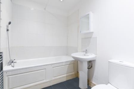 2 bedroom Flat to let in Sidcup Hill, Swanley, Bromley, DA14