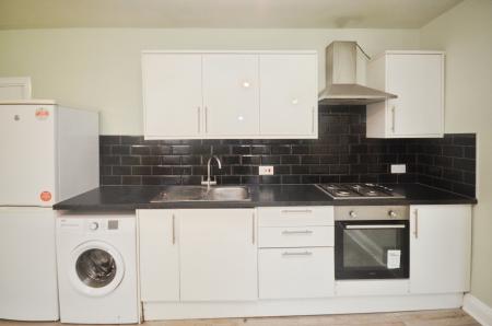 1 bedroom Flat to let in Norwood Road, Tulse HIll, London, SE27