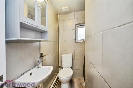 1 bedroom Flat to let in Norwood Road, Tulse HIll, London, SE27