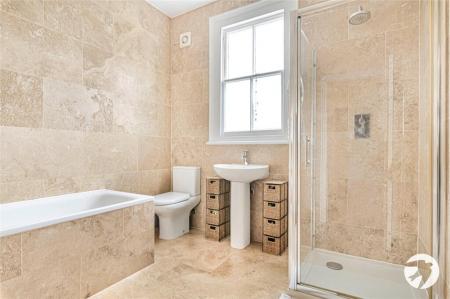 1 bedroom Semi-detached house to let in Ardgowan Road, Catford, London, SE6