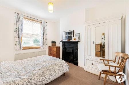 1 bedroom Semi-detached house to let in Ardgowan Road, Catford, London, SE6