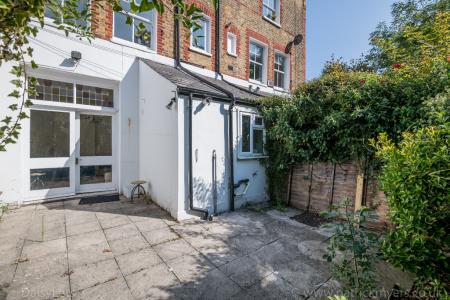 1 bedroom Flat to let in Bedford Hill, London, SW12