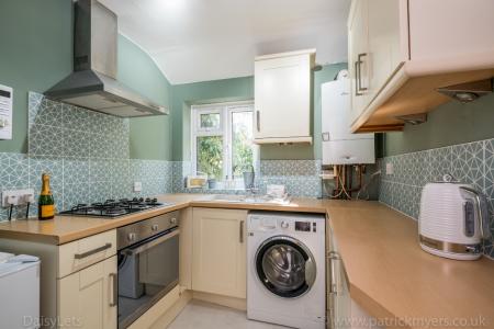 1 bedroom Flat to let in Bedford Hill, London, SW12