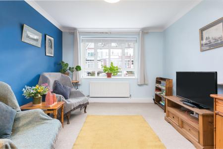 2 bedroom Flat for sale in Valley Road, Streatham, London, SW16