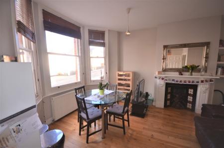 2 bedroom Flat to let in Knights Hill, West Norwood, London, SE27