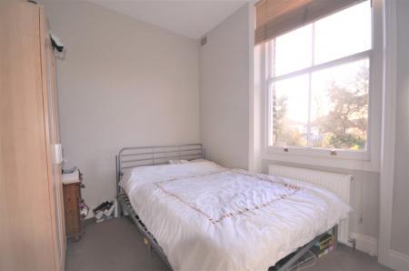 2 bedroom Flat to let in Knights Hill, West Norwood, London, SE27