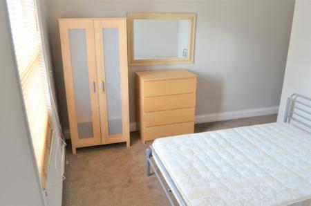 2 bedroom Flat to let in Knights Hill, West Norwood, London, SE27