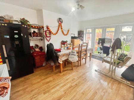 3 bedroom Terraced House to let in Thornton Road, Thornton Heath, Croydon, CR7