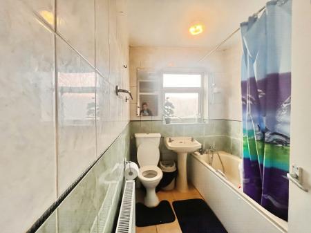 3 bedroom Terraced House to let in Thornton Road, Thornton Heath, Croydon, CR7