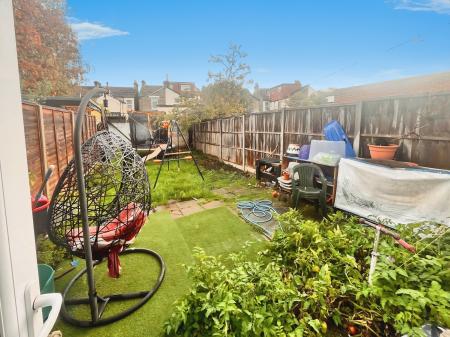 3 bedroom Terraced House to let in Thornton Road, Thornton Heath, Croydon, CR7