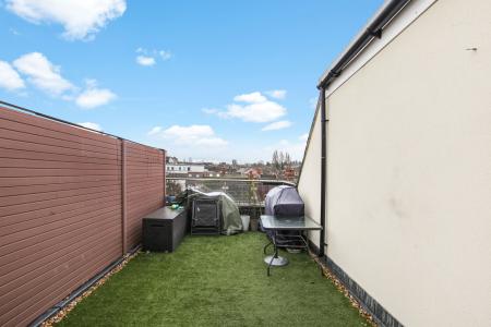2 bedroom Flat for sale in Semley Road, Norbury, London, SW16