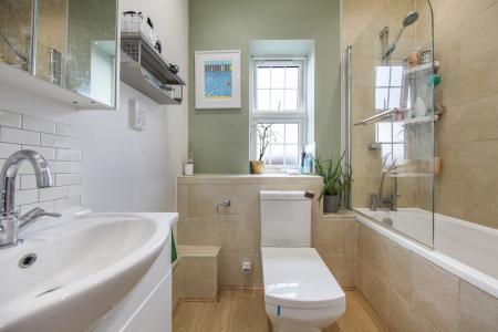 2 bedroom Flat for sale in Semley Road, Norbury, London, SW16