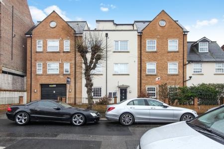 2 bedroom Flat for sale in Semley Road, Norbury, London, SW16