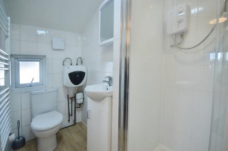 1 bedroom Studio flat to let in Brownhill Road, London, SE6