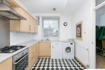 2 bedroom Maisonette for sale in Worsopp Drive, Clapham, London, SW4