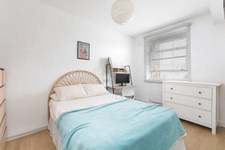 2 bedroom Maisonette for sale in Worsopp Drive, Clapham, London, SW4