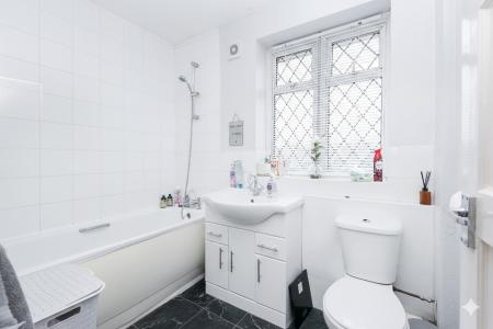 3 bedroom End of terrace house for sale in Truslove Road, West Norwood, London, SE27
