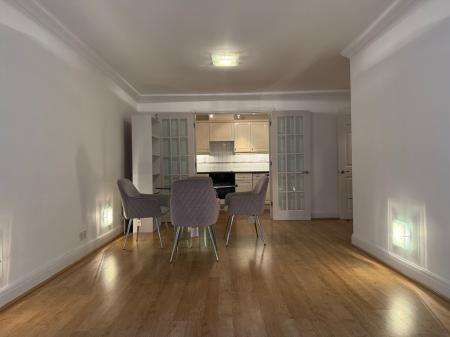 2 bedroom Flat to let in Little Britain, London, EC1A