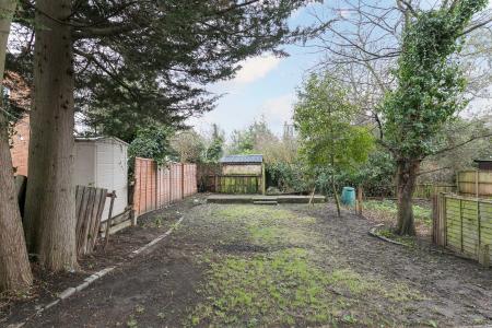 2 bedroom Flat to let in Woodstock Road, Croydon, CR0