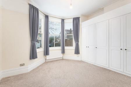 2 bedroom Flat to let in Woodstock Road, Croydon, CR0