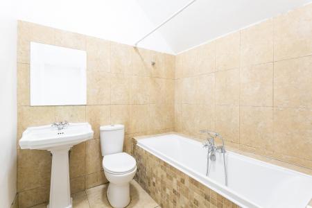 2 bedroom Flat to let in Woodstock Road, Croydon, CR0