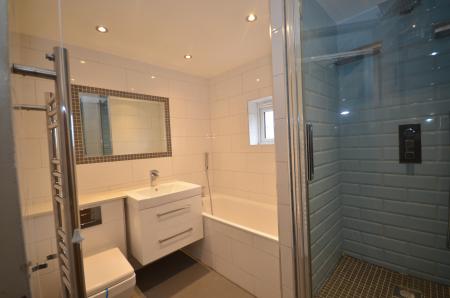 4 bedroom Terraced House to let in Eden Road, West Norwood, London, SE27