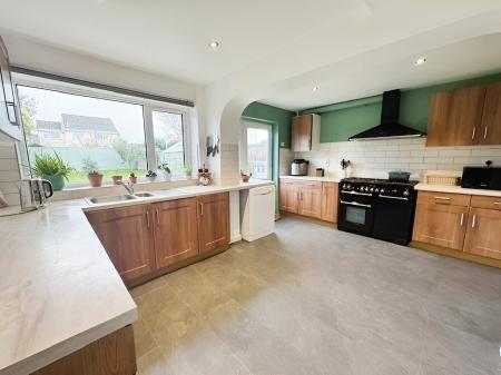 4 bedroom Semi-detached house for sale in Ashley Place, Warminster, BA12