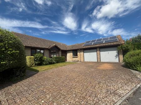 4 bedroom Detached house for sale in Birchwood Close, Warminster, BA12