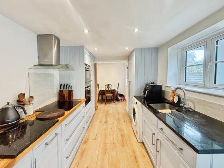 2 bedroom End of terrace house for sale in Boreham Road, Warminster, BA12