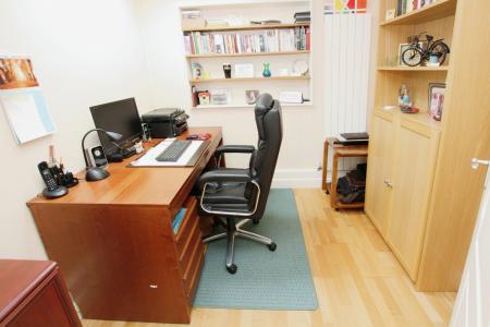 3 bedroom Bungalow for sale in Bradley Close, Warminster, BA12