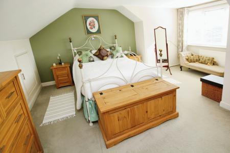 3 bedroom Bungalow for sale in Bradley Close, Warminster, BA12