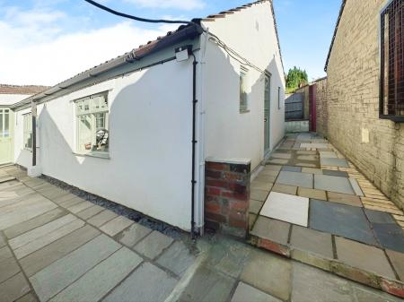 1 bedroom Semi-detached bungalow for sale in East Street, Warminster, BA12