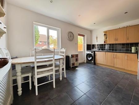 3 bedroom Terraced House for sale in Foxley Close, Warminster, BA12