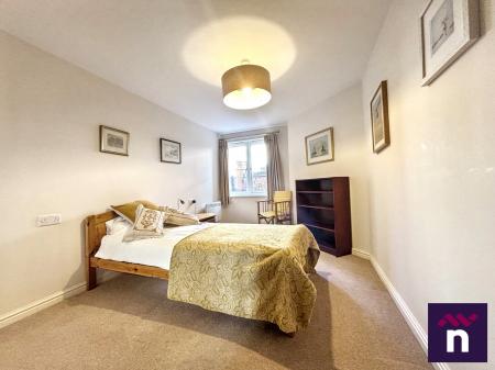 2 bedroom Flat for sale in Imber Court, Warminster, BA12