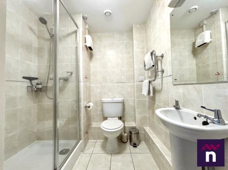 2 bedroom Flat for sale in Imber Court, Warminster, BA12