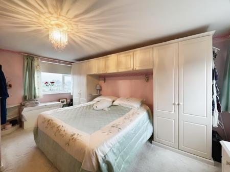 3 bedroom Semi-detached house for sale in Poulsen Close, Warminster, BA12