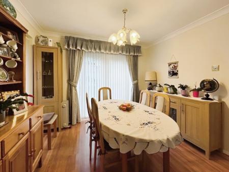 3 bedroom Semi-detached house for sale in Poulsen Close, Warminster, BA12