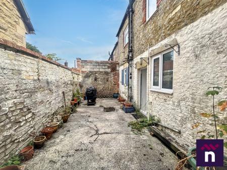 2 bedroom Terraced House for sale in Pound Street, Warminster, BA12