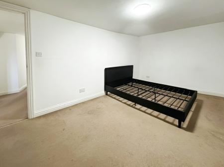 2 bedroom Flat for sale in Sambourne Road Warminster