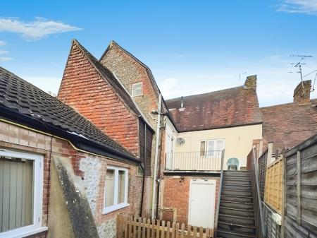 2 bedroom Flat for sale in Sambourne Road Warminster