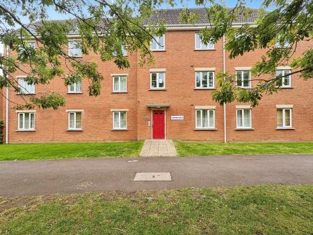 2 bedroom Flat for sale in Tarpan Walk, Westbury, BA13