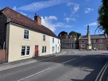 3 bedroom Semi-detached house for sale in Vicarage Street, Warminster, BA12