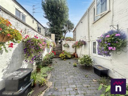 1 bedroom Flat for sale in Warminster Road, Westbury, BA13