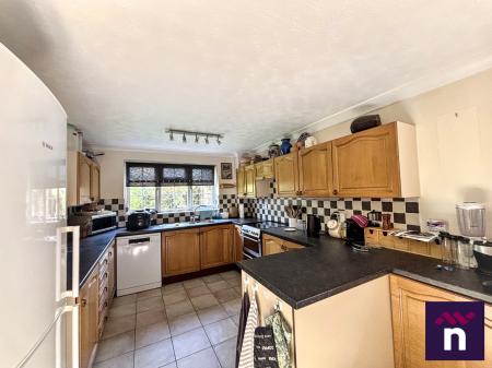 4 bedroom Detached house for sale in Were Close, Warminster, BA12