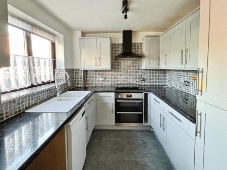 2 bedroom Terraced House for sale in The Teasels, Warminster, BA12