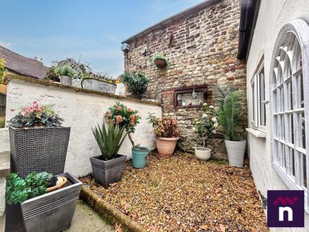 2 bedroom Terraced House for sale in Portway, Warminster, BA12